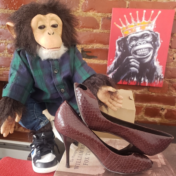 BCBG Heels - Picture 4 of 11